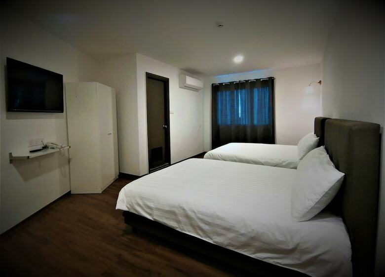 Hotel Longhouse