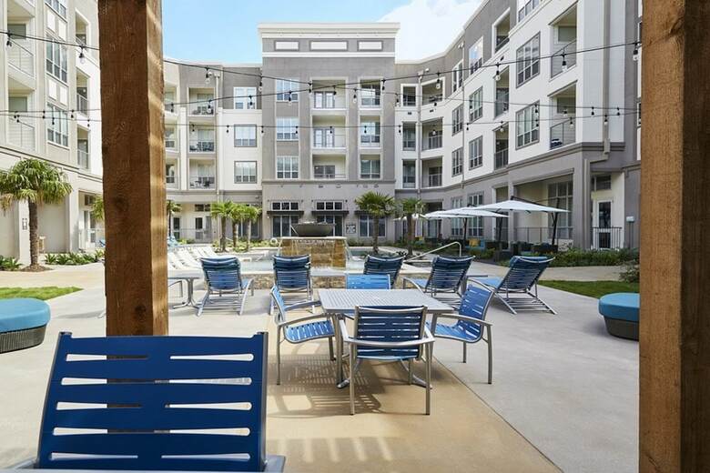 Downtown River Apartments By Barsala