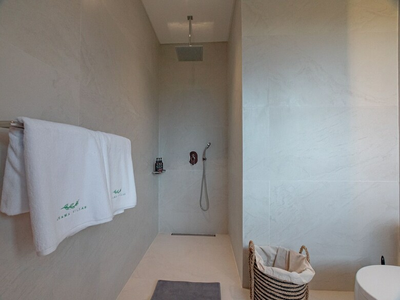 Hotel Arama Villas