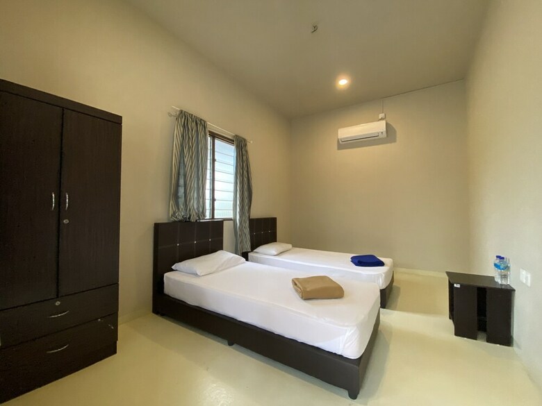 Hotel Oyo 89896 Sedili Inn Resort