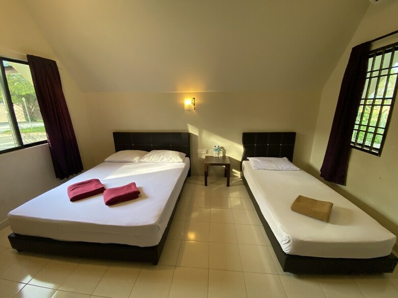 Hotel Oyo 89896 Sedili Inn Resort