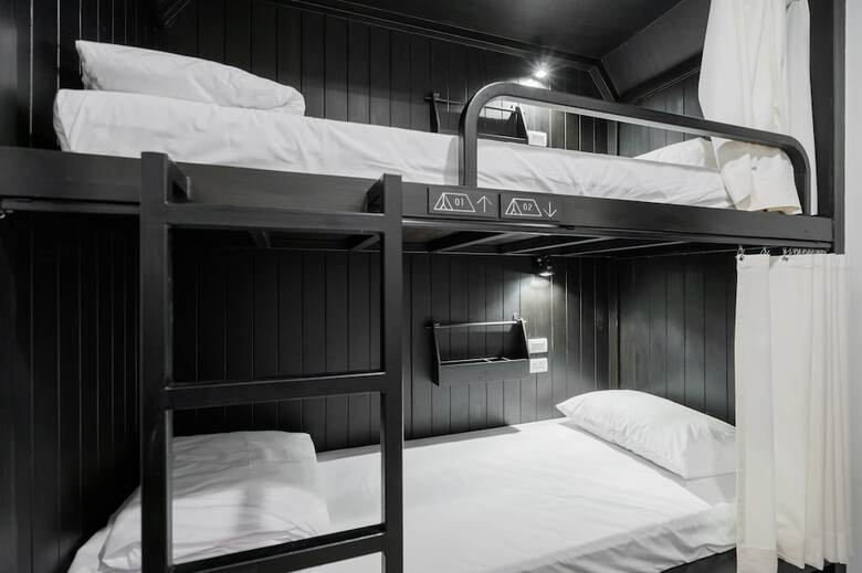 Hostal S'nap Hostel