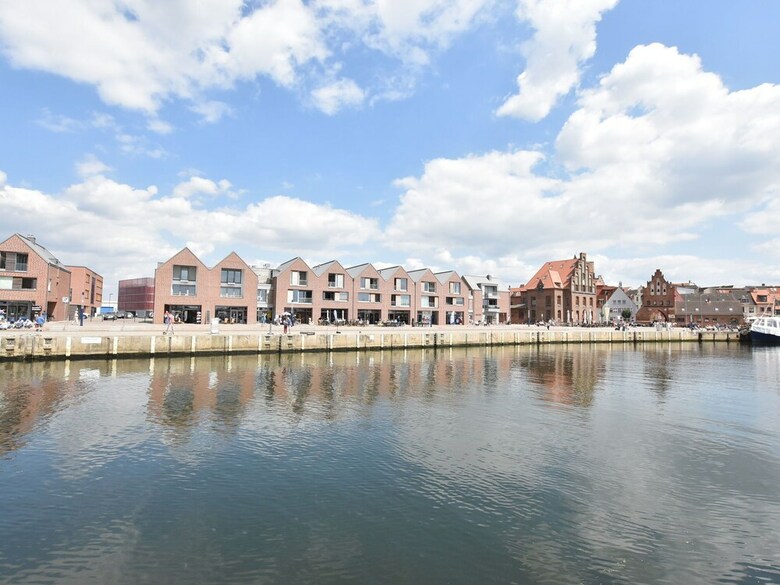 Cozy Apartment Near The Sea In Warin
