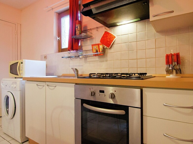 Cozy Cottage In Bourgnac With Jacuzzi