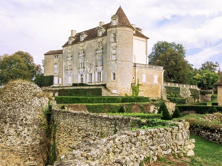 Cozy Cottage In Bourgnac With Jacuzzi