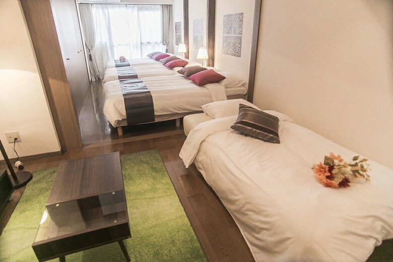 Shinsaibashi-house B