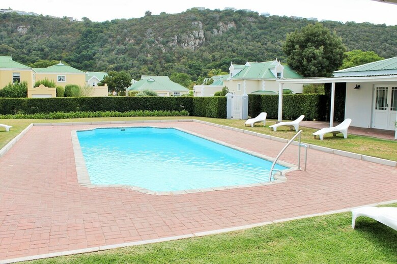 River Club 4258