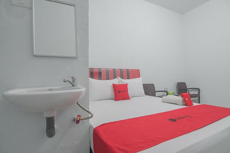 Hotel Reddoorz Near Rs Harapan Bersama