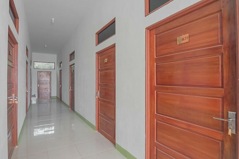 Hotel Reddoorz Near Rs Harapan Bersama