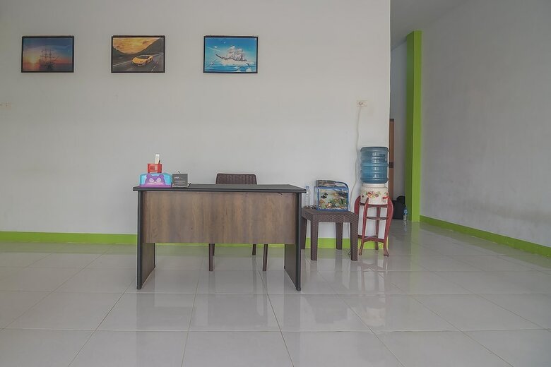 Hotel Reddoorz Near Rs Harapan Bersama