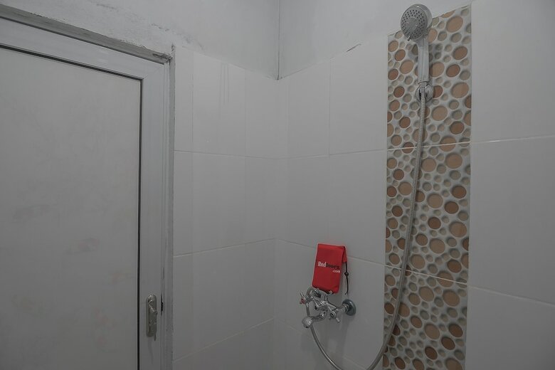 Hotel Reddoorz Near Rs Harapan Bersama