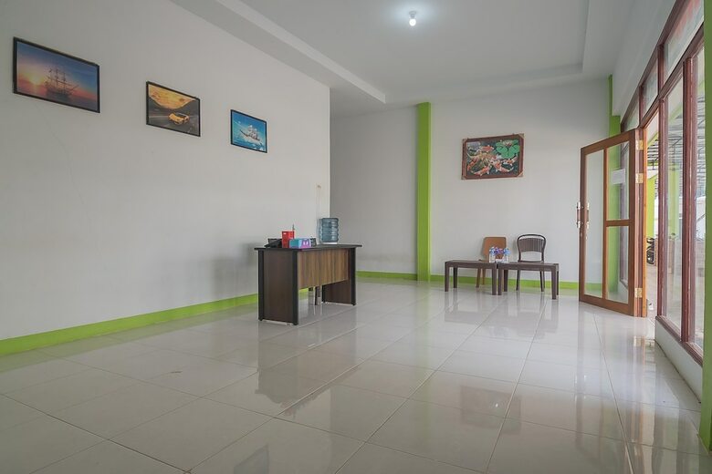 Hotel Reddoorz Near Rs Harapan Bersama