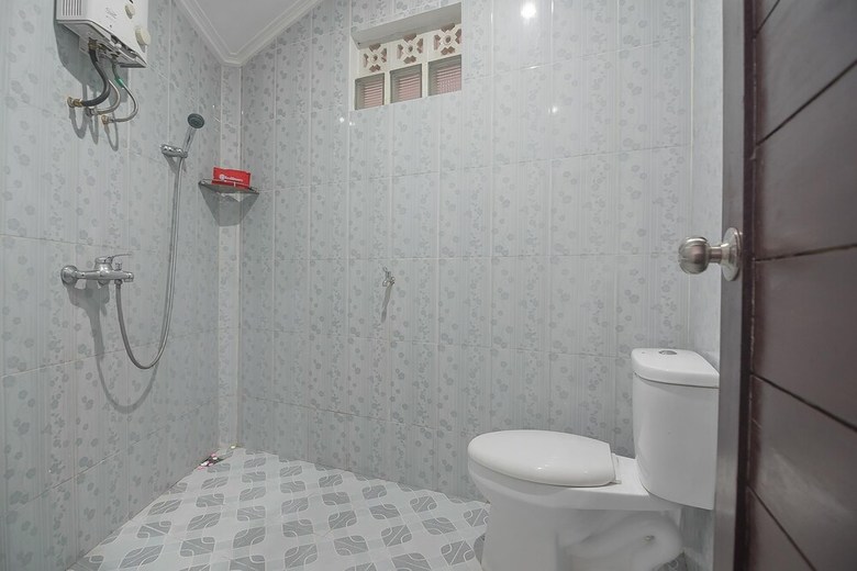 Hotel Reddoorz Near Happy Farm 2