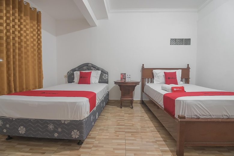 Hotel Reddoorz Near Happy Farm 2