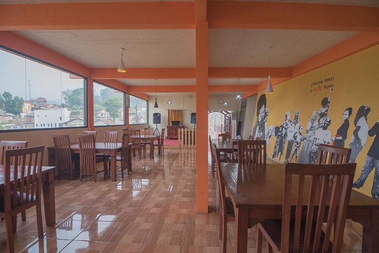 Hotel Reddoorz Near Happy Farm 2