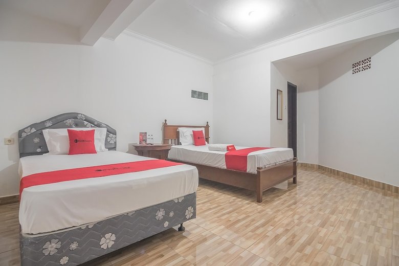 Hotel Reddoorz Near Happy Farm 2