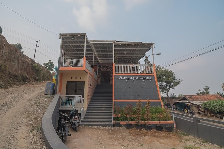 Hotel Reddoorz Near Happy Farm 2