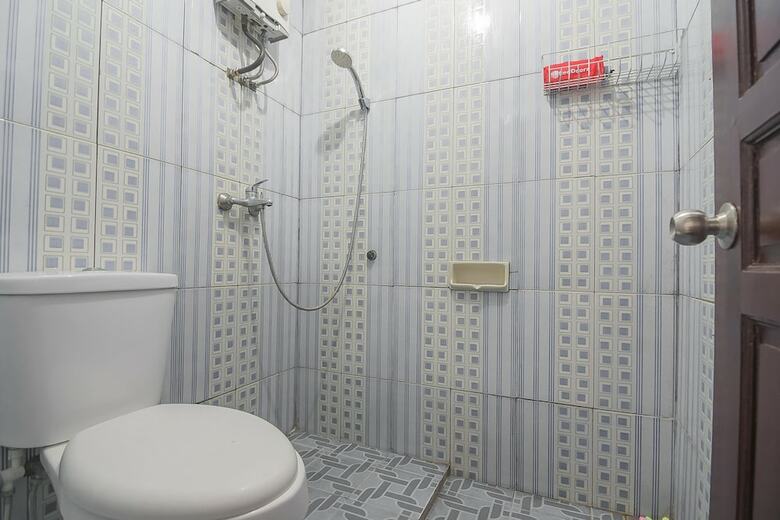 Hotel Reddoorz Near Happy Farm 2