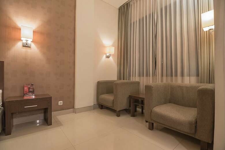 Hotel Reddoorz Premium Near Paris Van Java Mall