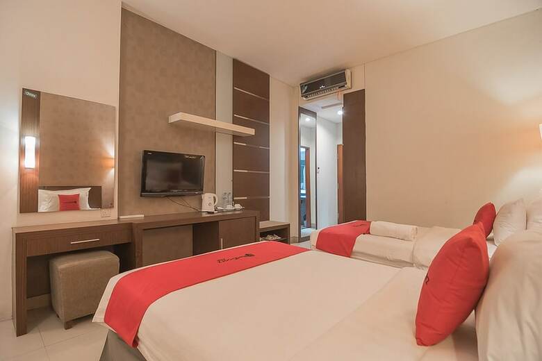 Hotel Reddoorz Premium Near Paris Van Java Mall