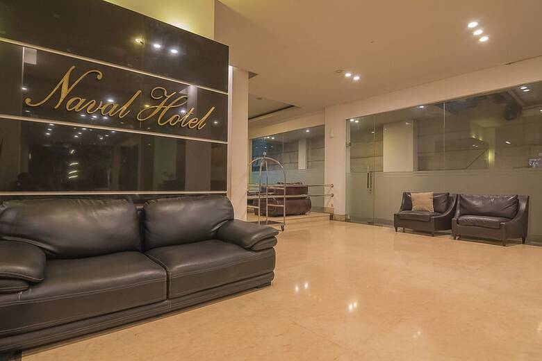 Hotel Reddoorz Premium Near Paris Van Java Mall