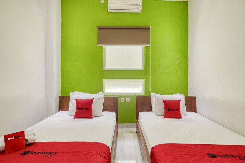 Hotel Reddoorz Near Bali Zoo