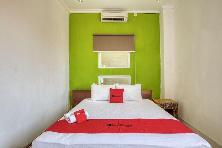 Hotel Reddoorz Near Bali Zoo