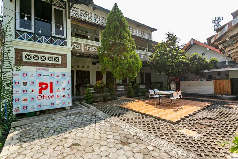 Hotel Reddoorz Plus Near Taman Sari 2