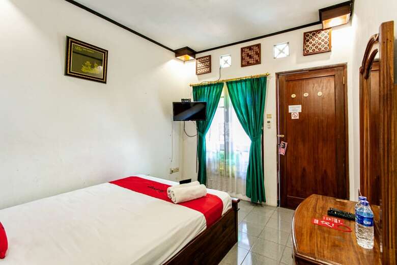 Hotel Reddoorz Plus Near Taman Sari 2