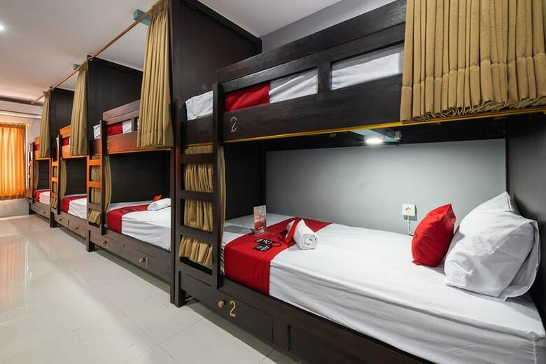Reddoorz Hostel Near Trans Studio Mall