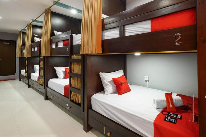 Reddoorz Hostel Near Trans Studio Mall