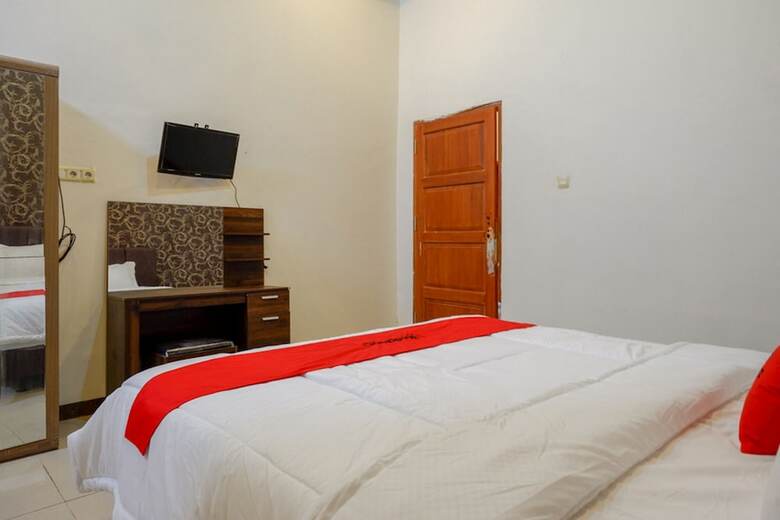 Hotel Reddoorz @ Jalan Pattimura Palu