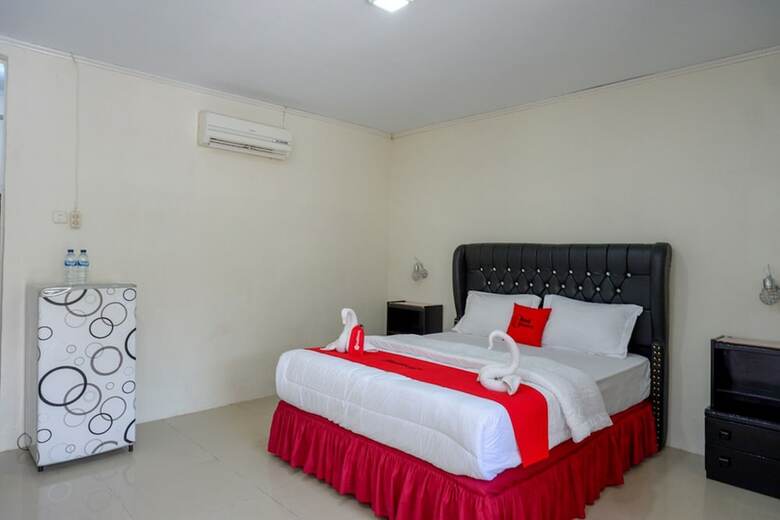Reddoorz Plus @ Alam Raya Hotel