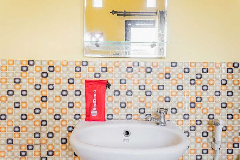 Hotel Reddoorz Near Happy Farm 3