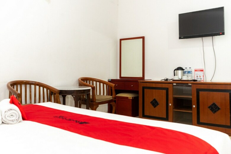 Hotel Reddoorz Plus Syariah Near Java Supermall Semarang 2
