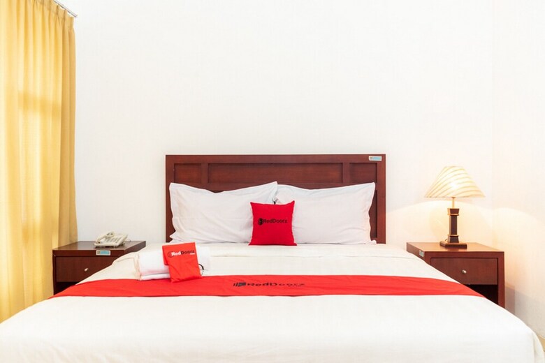 Hotel Reddoorz Plus Syariah Near Java Supermall Semarang 2
