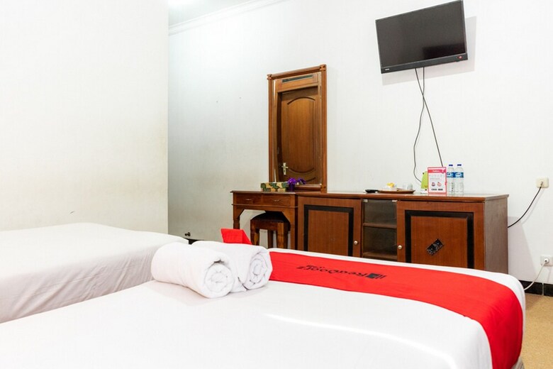 Hotel Reddoorz Plus Syariah Near Java Supermall Semarang 2