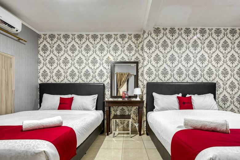Hotel Reddoorz Near Tomang 2