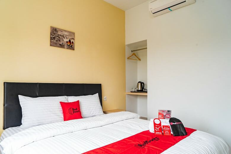 Hotel Reddoorz Plus Near Teras Kota 3