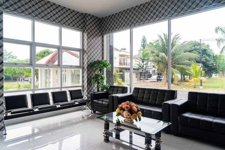 Hotel Reddoorz Plus Near Teras Kota 3