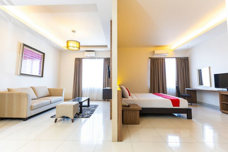 Reddoorz Plus @ Celebes Indah Hotel