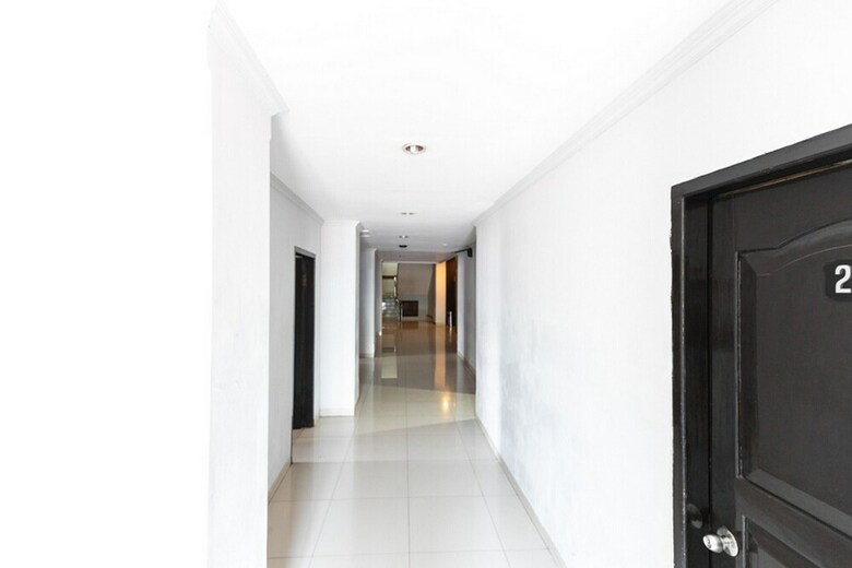 Reddoorz Plus @ Celebes Indah Hotel