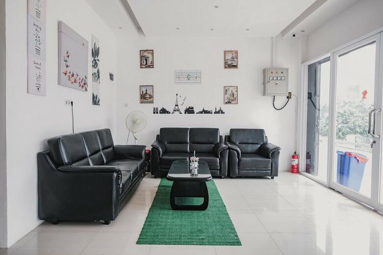 Hotel Reddoorz @ Jalan Sukabangun 2 Palembang