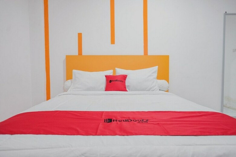 Hotel Reddoorz @ Jalan Sukabangun 2 Palembang