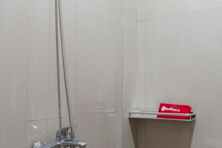 Hotel Reddoorz Syariah Plus Near Trans Studio Cibubur
