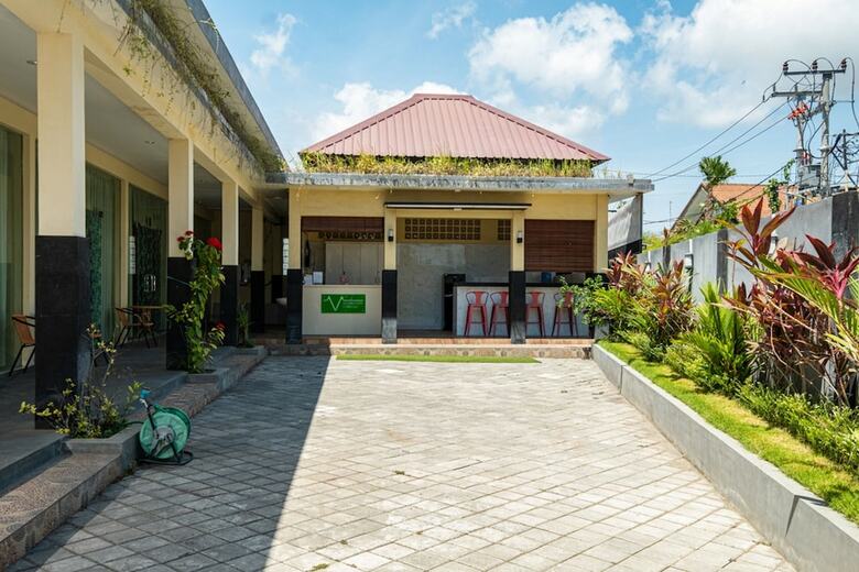 Hostal Reddoorz Hostel @ Raya Canggu