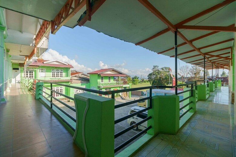Reddoorz Syariah Hotel Enasti Berastagi