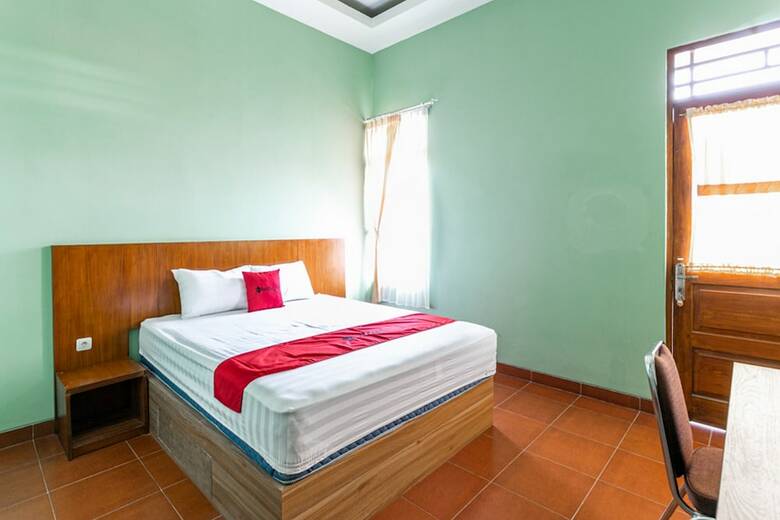 Hotel Reddoorz Near Puro Mangkunegaran