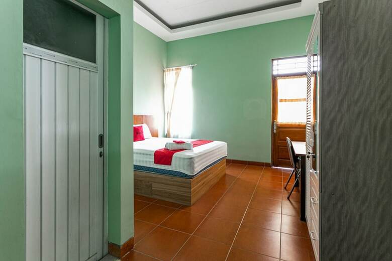 Hotel Reddoorz Near Puro Mangkunegaran