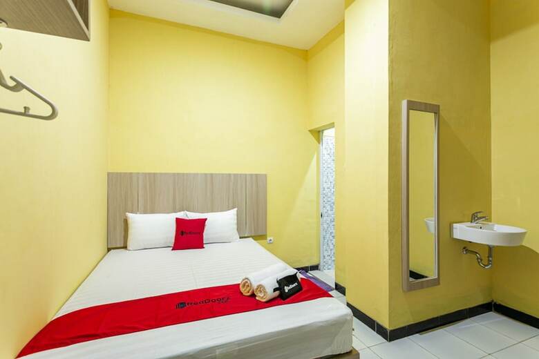 Hotel Reddoorz Near Puro Mangkunegaran